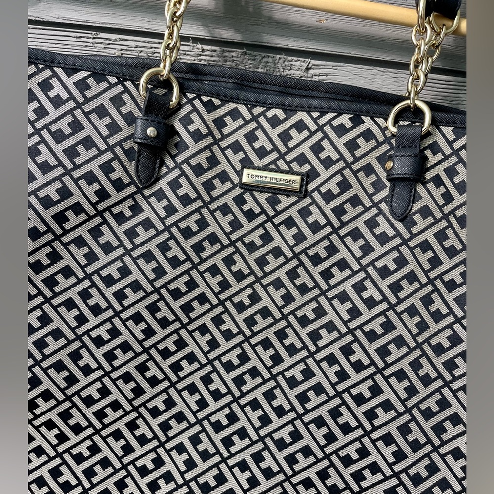Tommy Hilfiger Logo Catch All Tote Bag Purse - Picture 2 of 10
